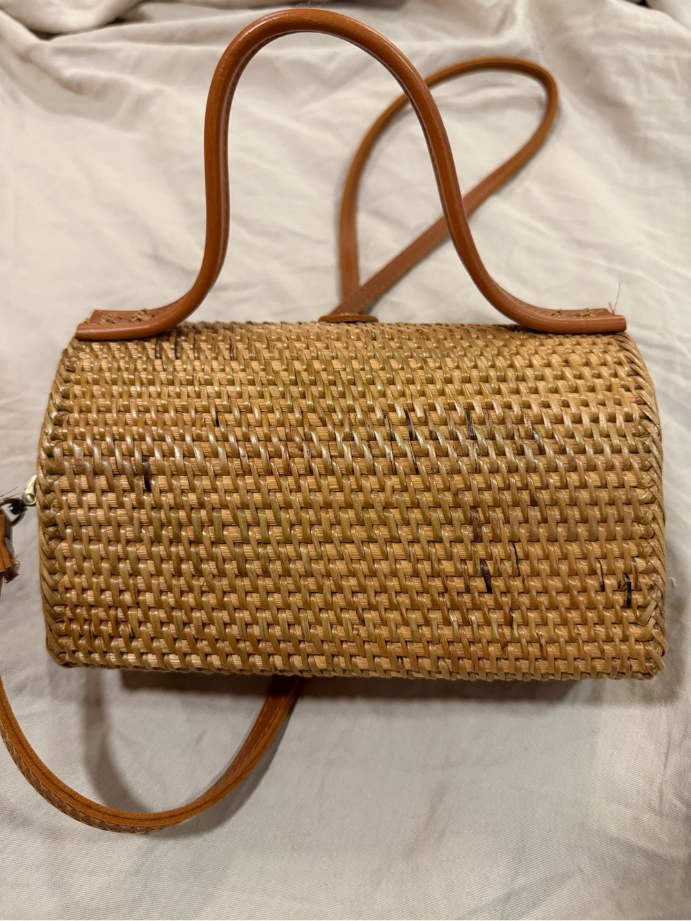 Woven Ratan Crossbody Bag with Tan Leather Trim and top handle - Picture 3 of 5